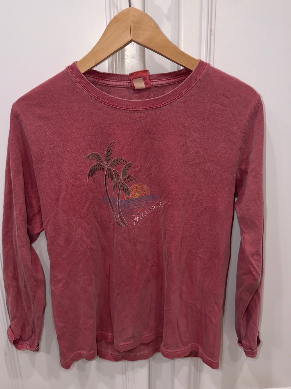 Crazy Shirts Long-Sleeve Crewneck Shirt in Dusty Rose with Palm Graphic